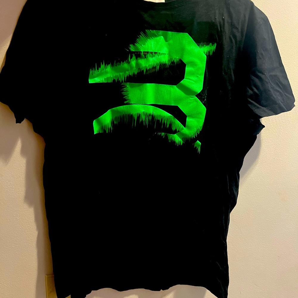 Balenciaga t shirt worn 1 time for a few hours! Size large